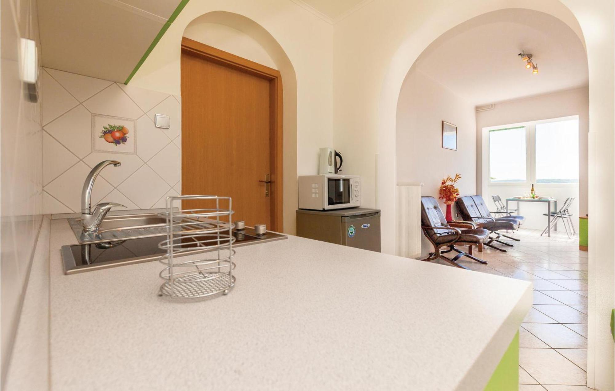 Beautiful Apartment In Crikvenica With Kitchen Kültér fotó