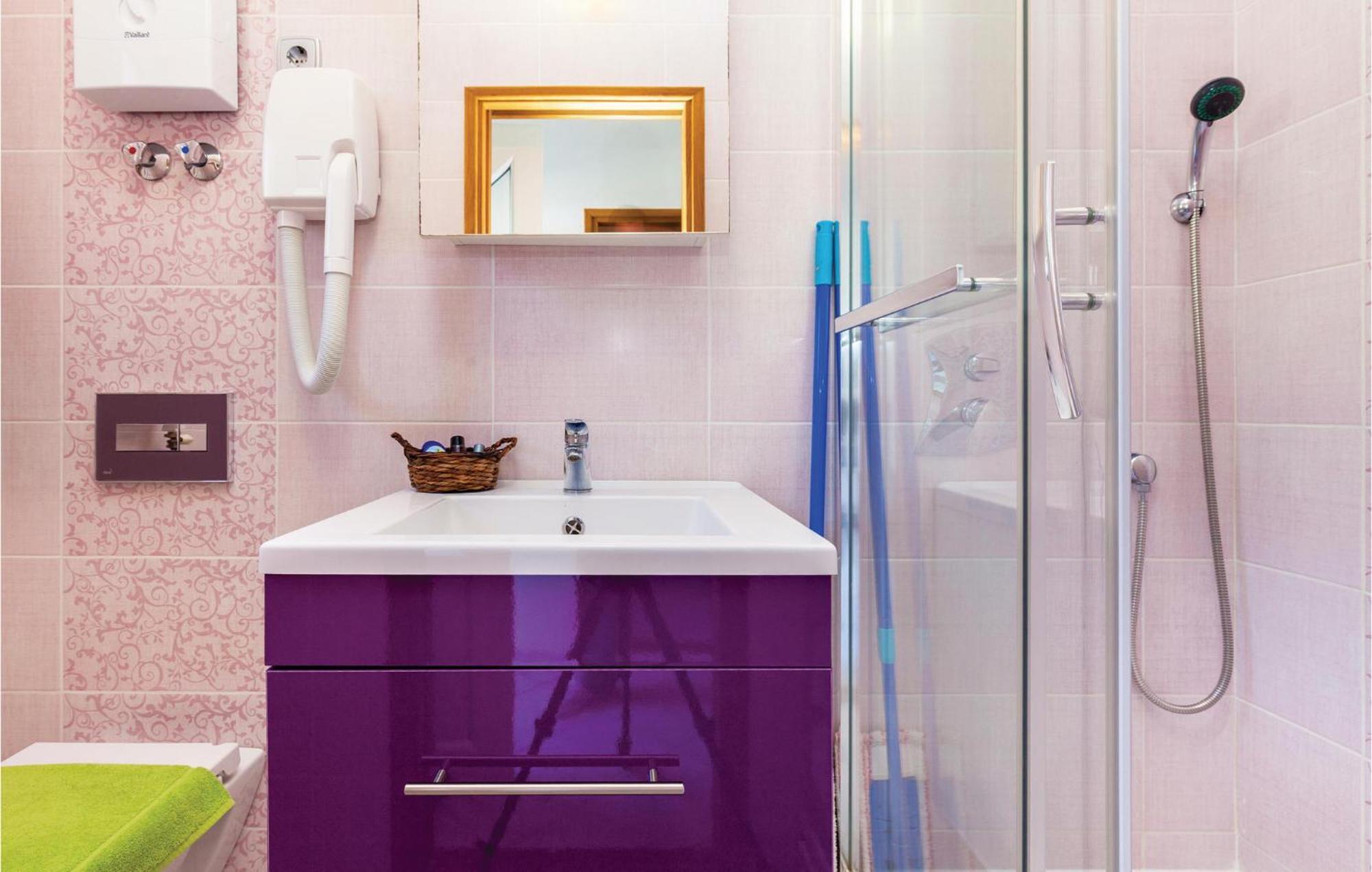 Beautiful Apartment In Crikvenica With Kitchen Kültér fotó