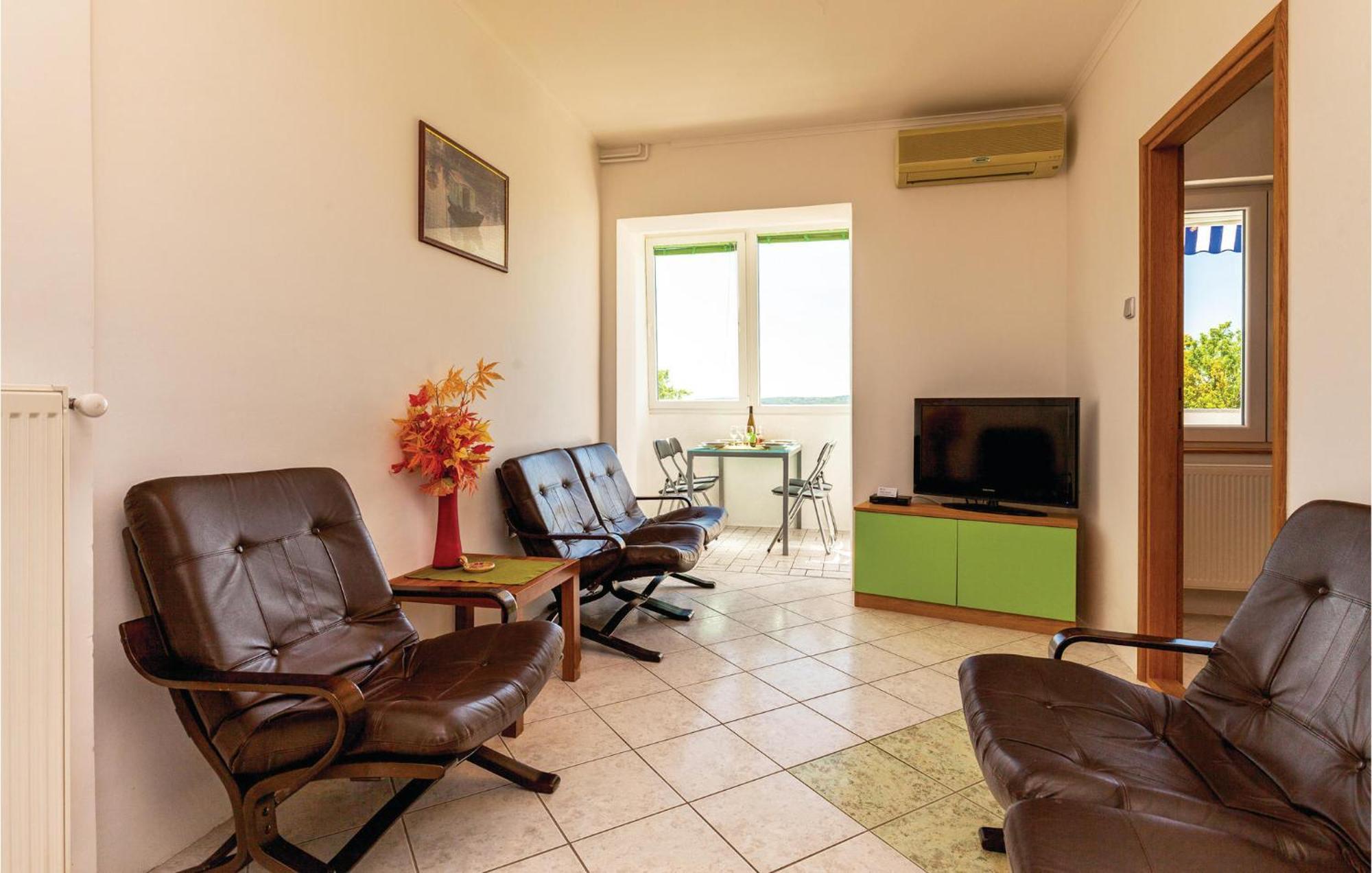 Beautiful Apartment In Crikvenica With Kitchen Kültér fotó