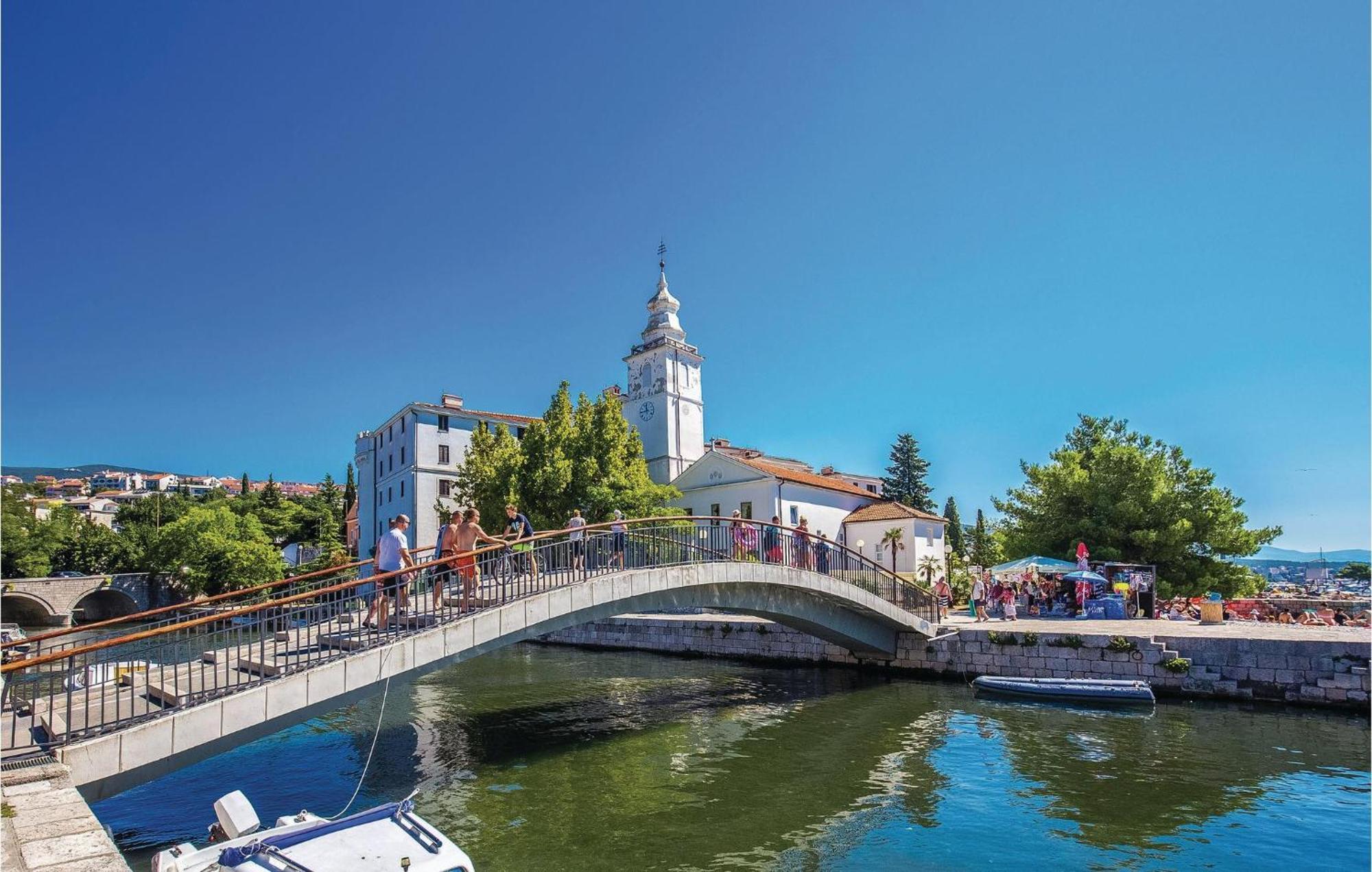 Beautiful Apartment In Crikvenica With Kitchen Kültér fotó