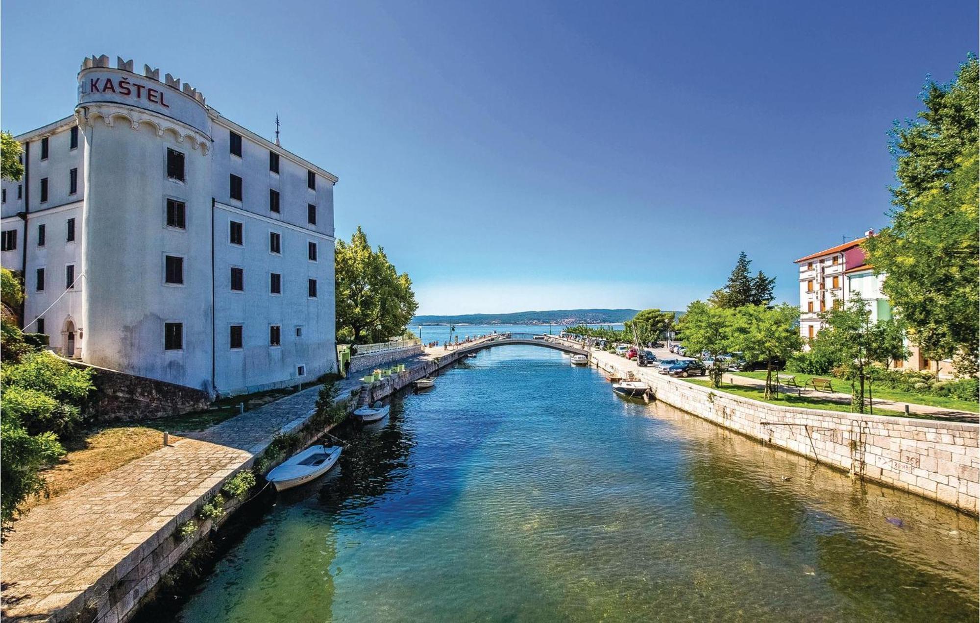 Beautiful Apartment In Crikvenica With Kitchen Kültér fotó