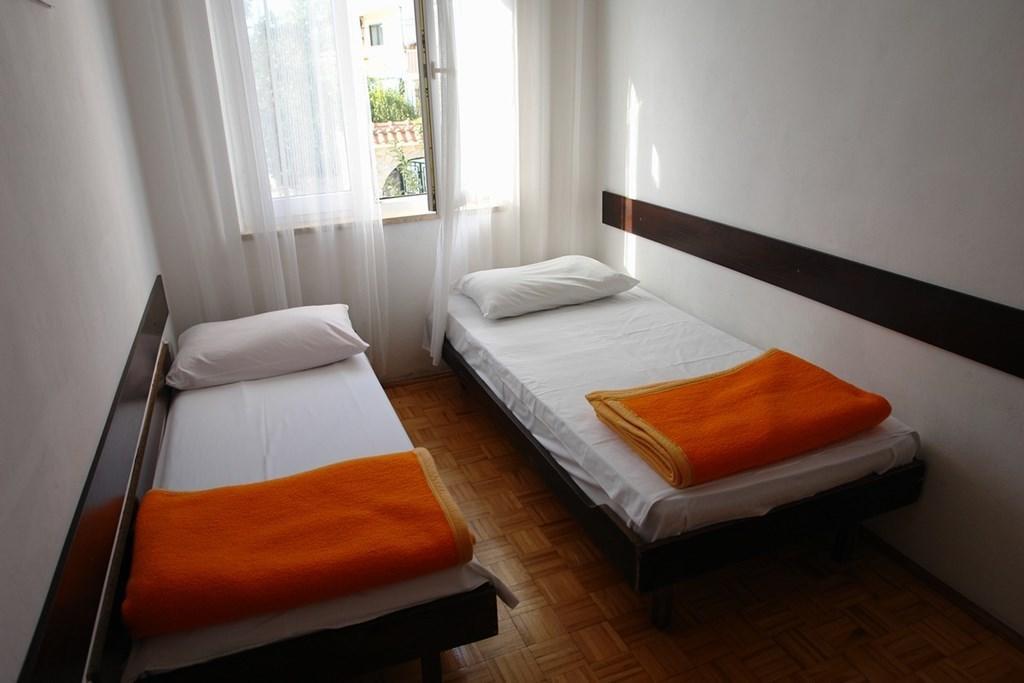 Beautiful Apartment In Crikvenica With Kitchen Szoba fotó