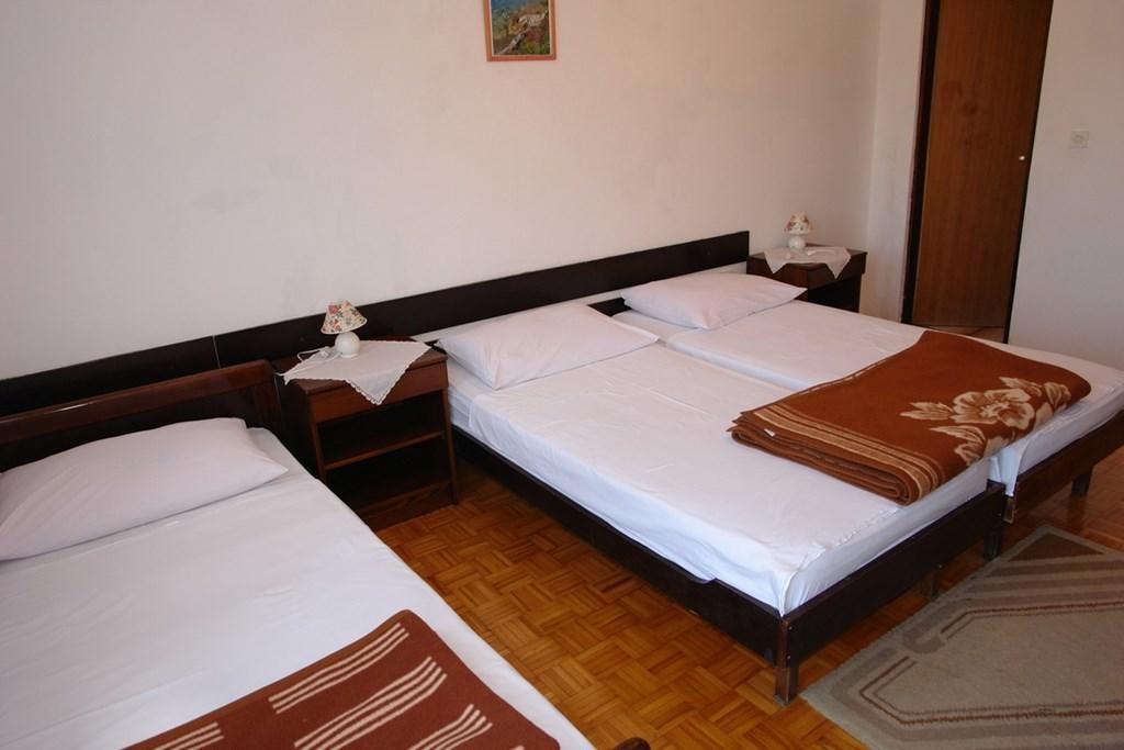Beautiful Apartment In Crikvenica With Kitchen Szoba fotó