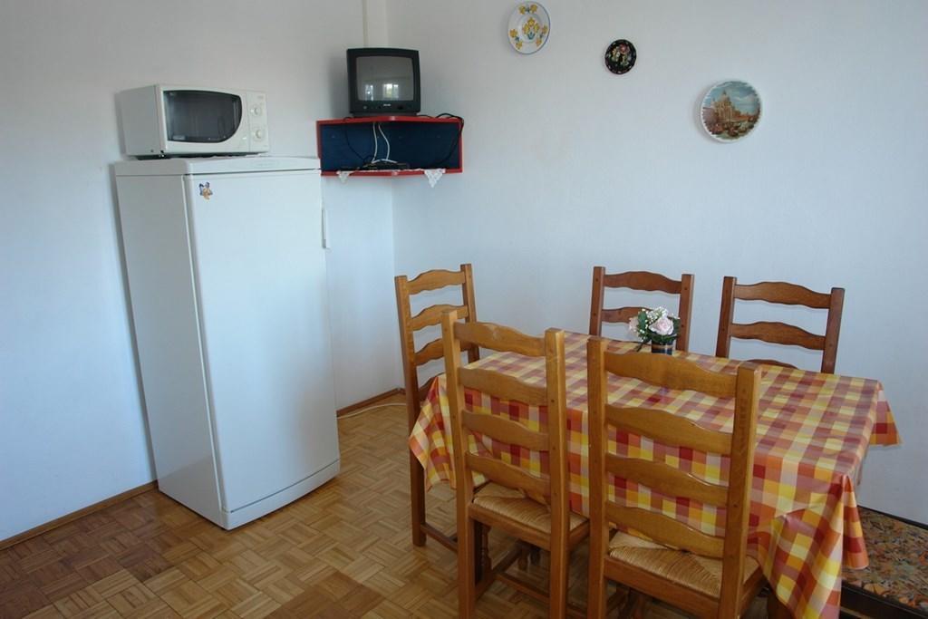 Beautiful Apartment In Crikvenica With Kitchen Szoba fotó
